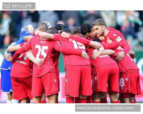 德甲激战：拜仁狂胜AC米兰五球大捷引发全场热烈反响