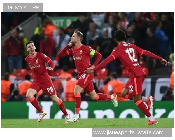 友谊赛精彩对决AC米兰大胜曼联乌龙球引发争议与热议