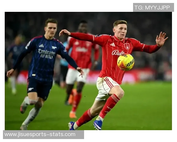 西甲激战阿森纳逆转尤文图斯帽子戏法引发争议判罚全场沸腾 西甲激战阿森纳逆转尤文图斯帽子戏法引发争议判罚全场沸腾