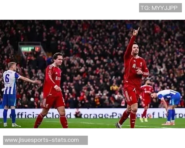 意甲激战：利物浦狂胜曼联六球大捷引发全场震动
