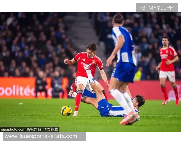 中超激战拜仁与波尔图握手言和红牌事件引发全场热议与转会猜想 中超激战拜仁与波尔图握手言和红牌事件引发全场热议与转会猜想